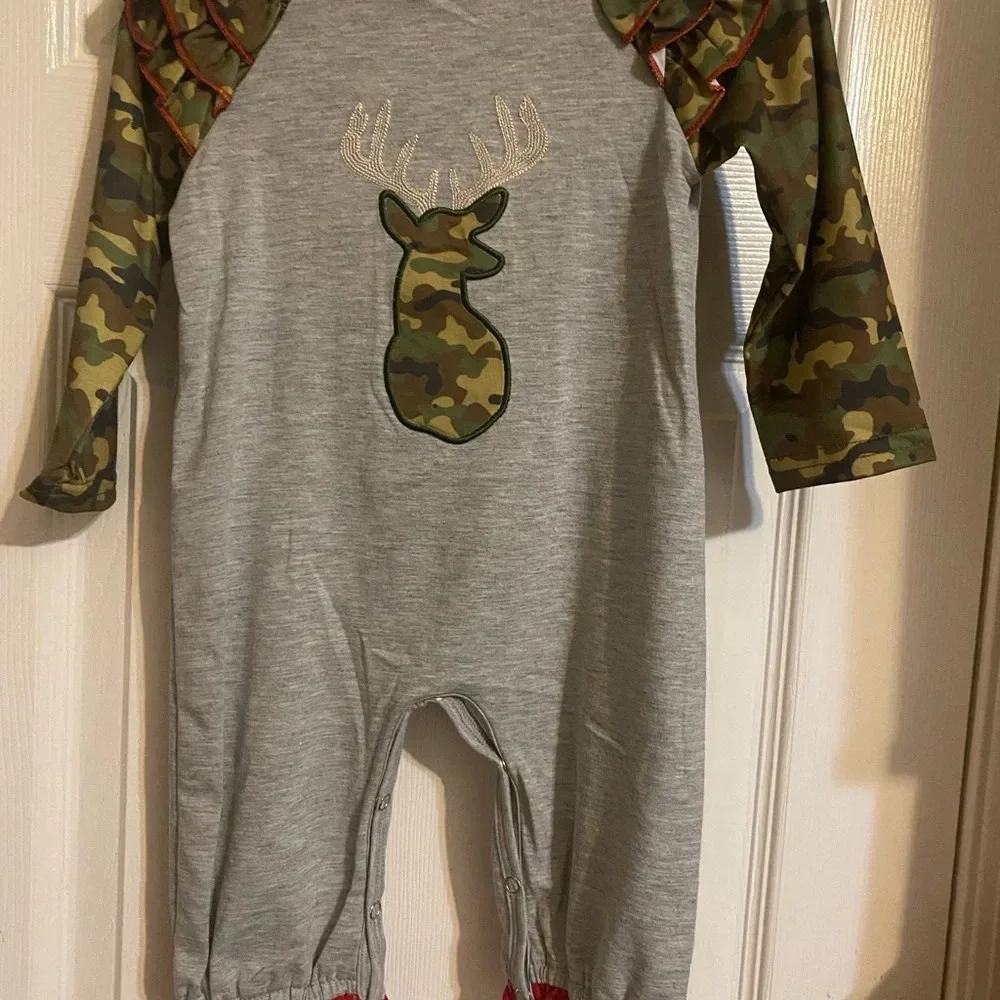 New Girls Camo Deer Romper - Picture 2 of 9